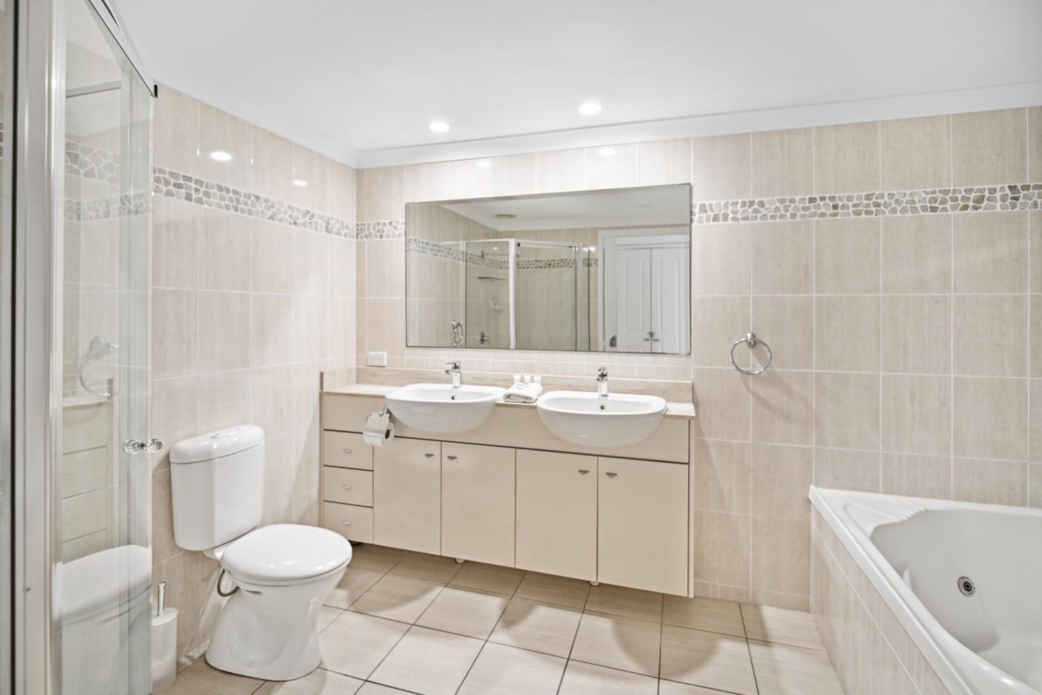 Anchorage Aparthotel Hamilton Island Bagian luar foto