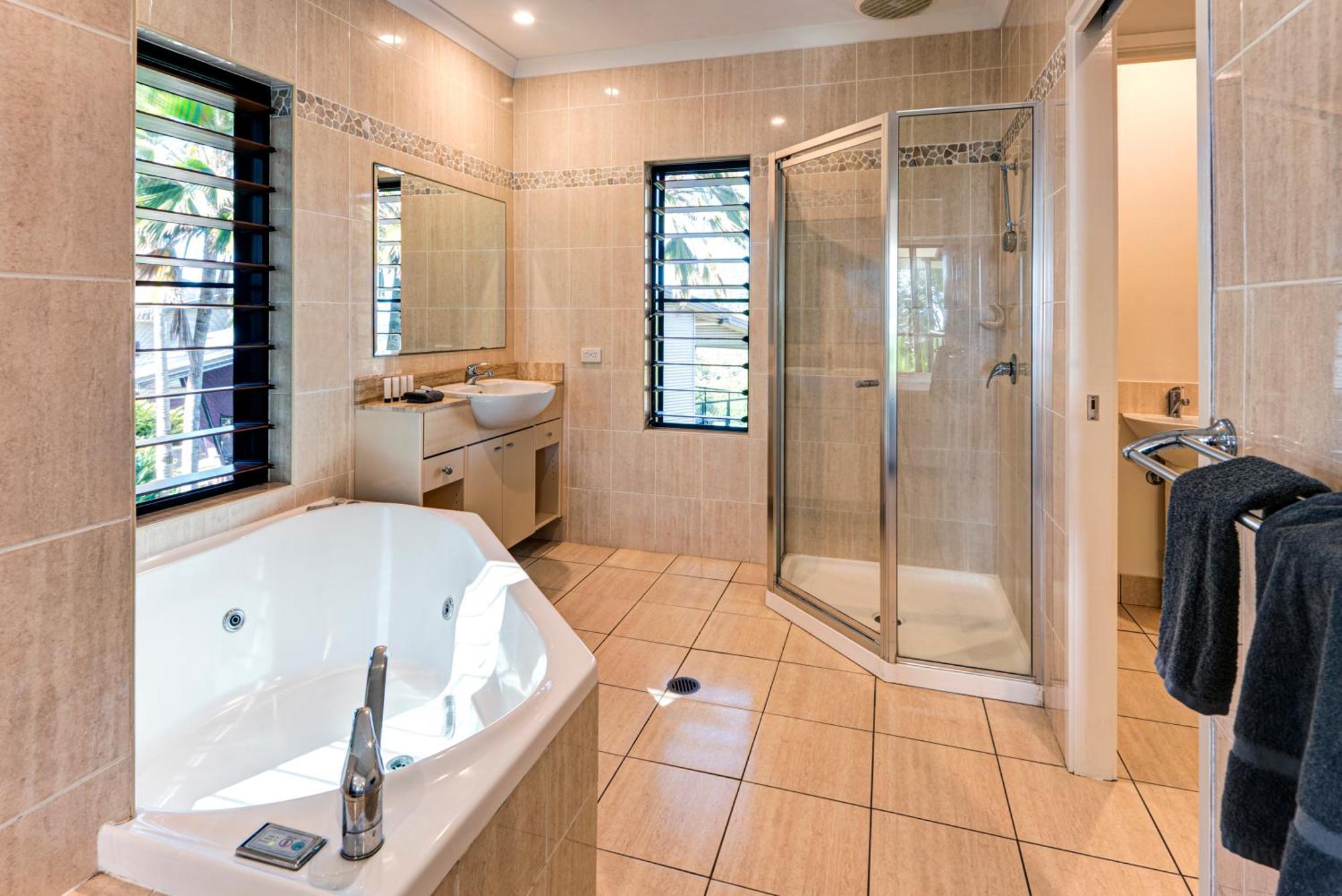 Anchorage Aparthotel Hamilton Island Bagian luar foto