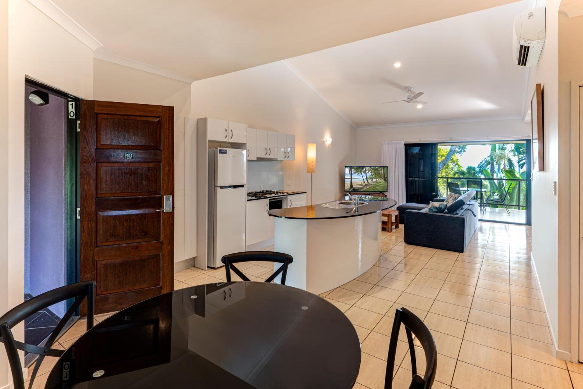 Anchorage Aparthotel Hamilton Island Bagian luar foto