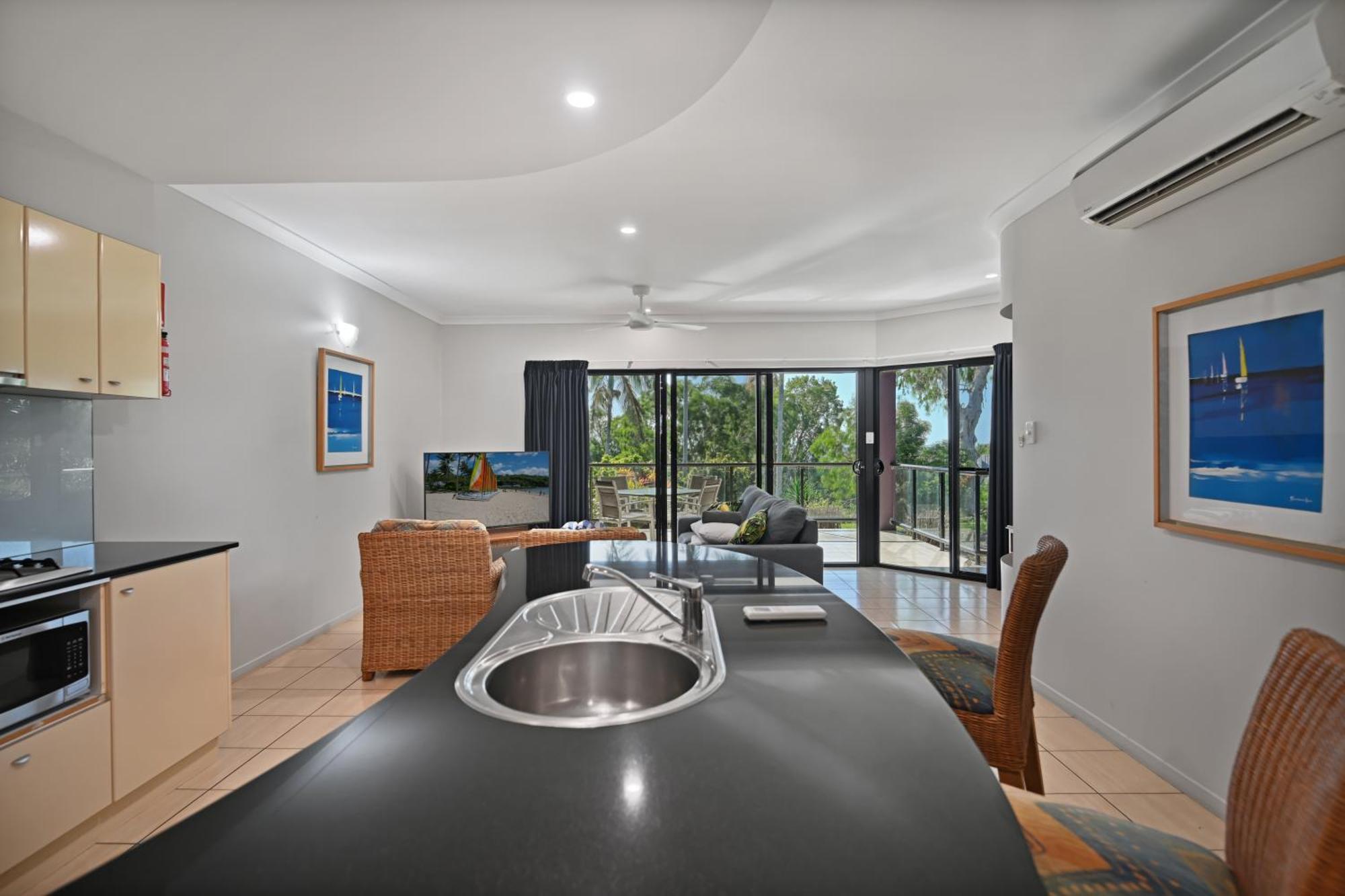 Anchorage Aparthotel Hamilton Island Bagian luar foto