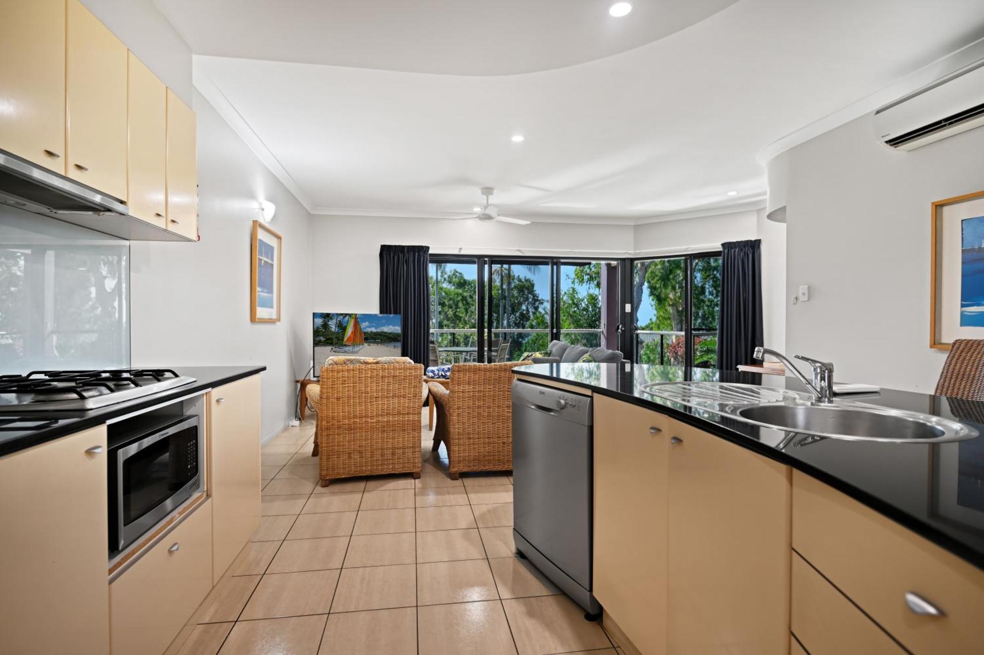 Anchorage Aparthotel Hamilton Island Bagian luar foto
